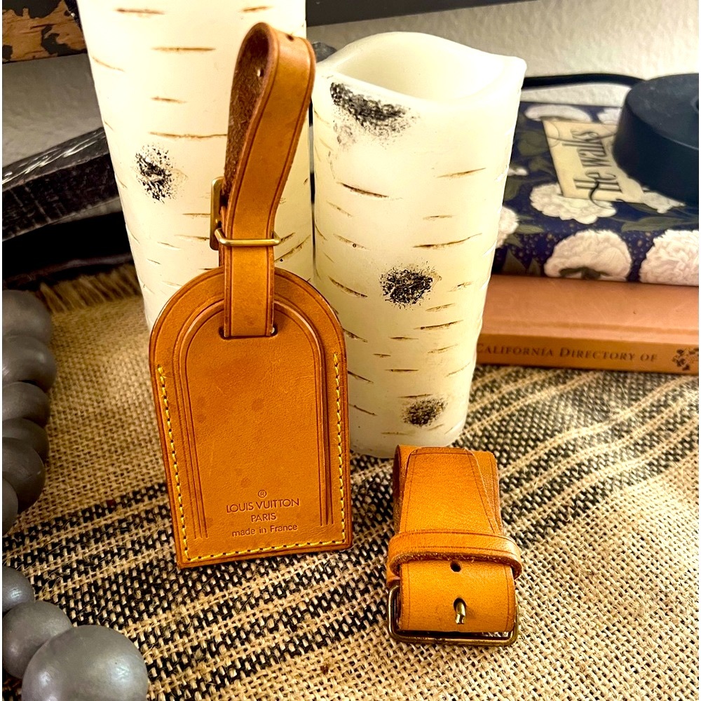 LOUIS VUITTON Vachetta Luggage Tag: Poignet Set